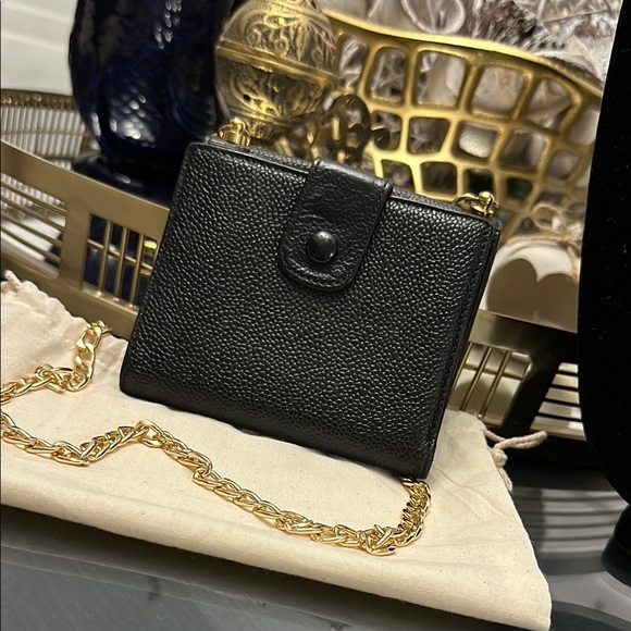 Chanel Black Caviar Timeless 'CC' Compact bi-fold Wallet on Chain - Picture 3 of 11